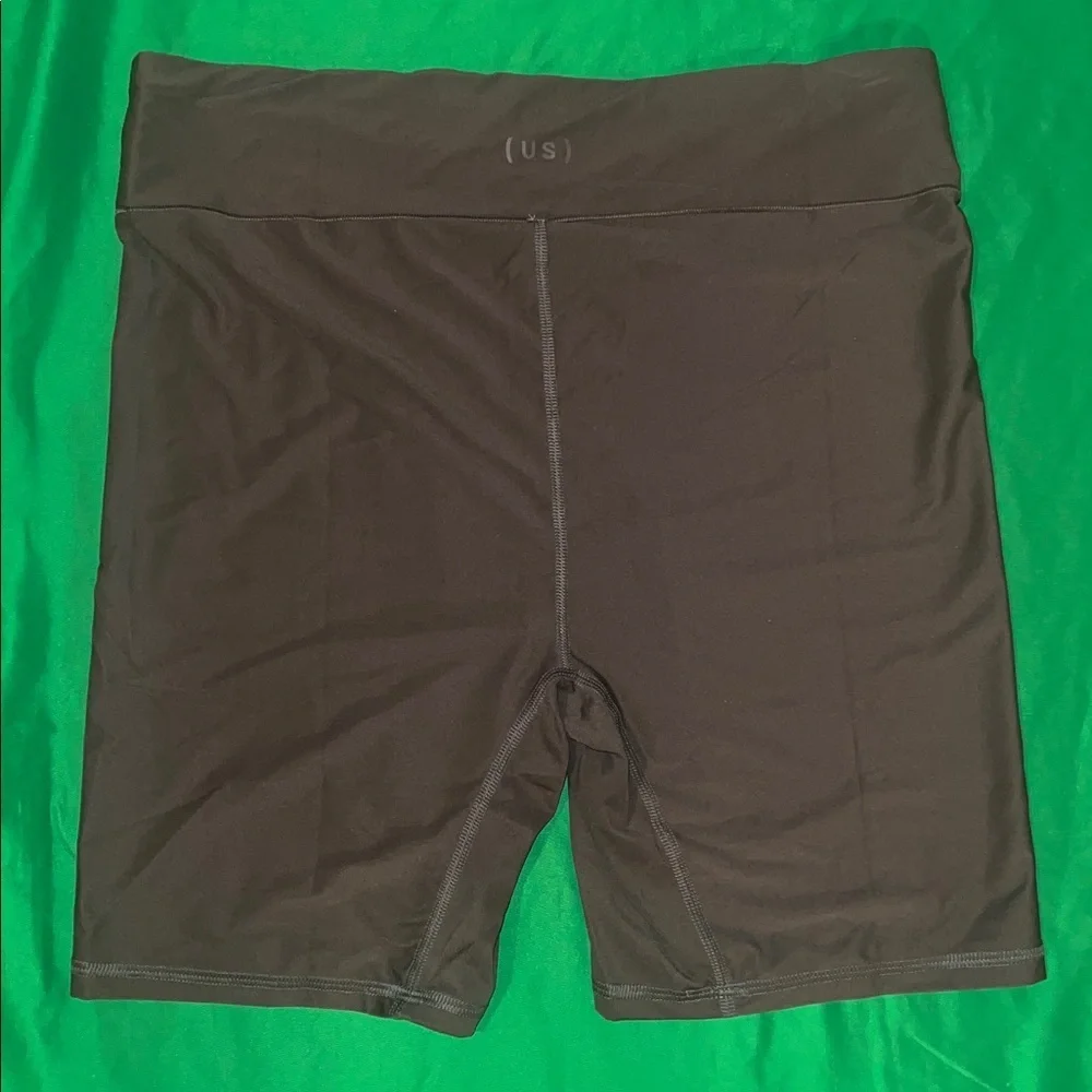 Women's Universal Standard Brown Biker Spandex Stretch Shorts size Small (14-16)